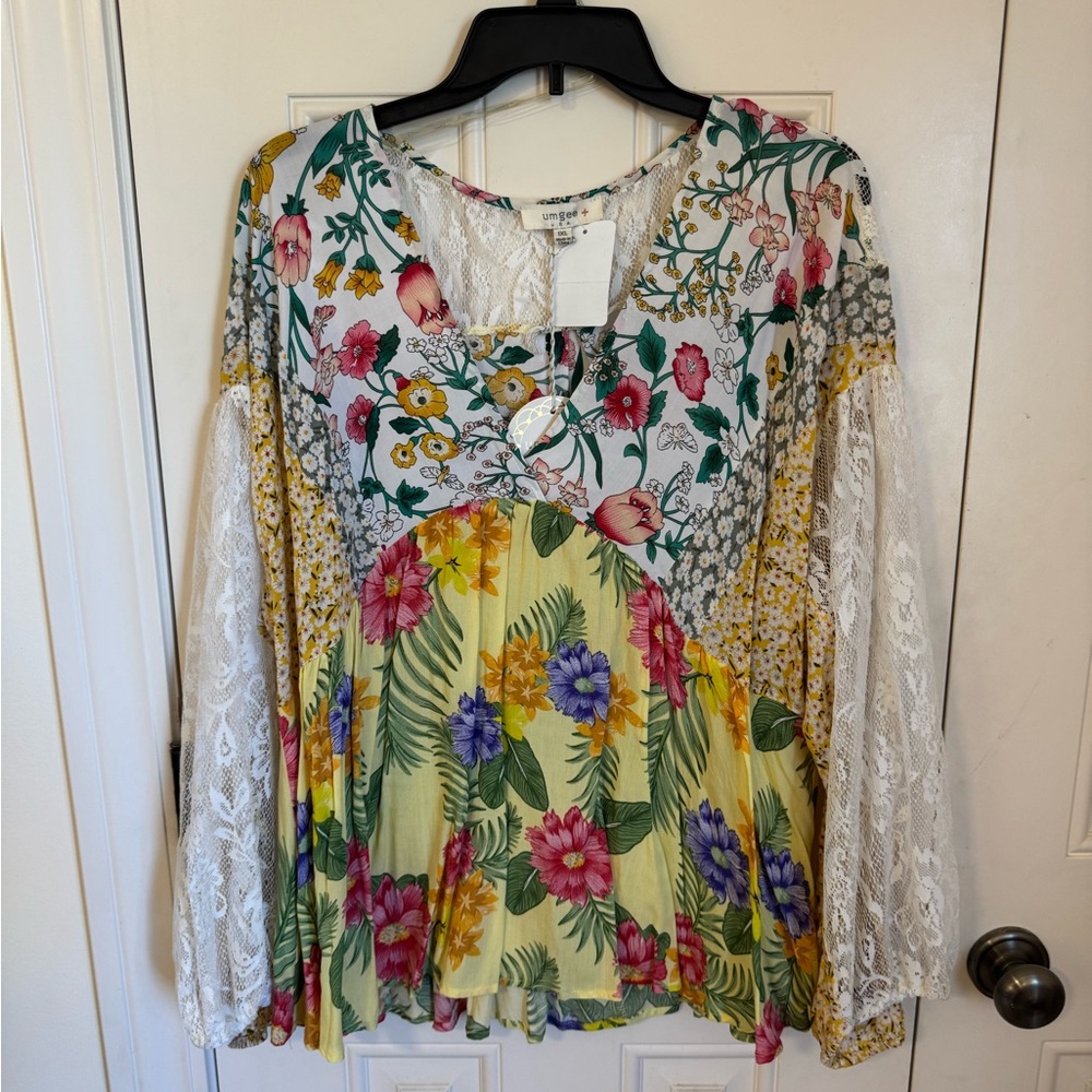 Umgee Lace & Floral Babydoll Top NWT
